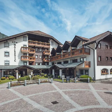 Majestic Apart Otel 3*